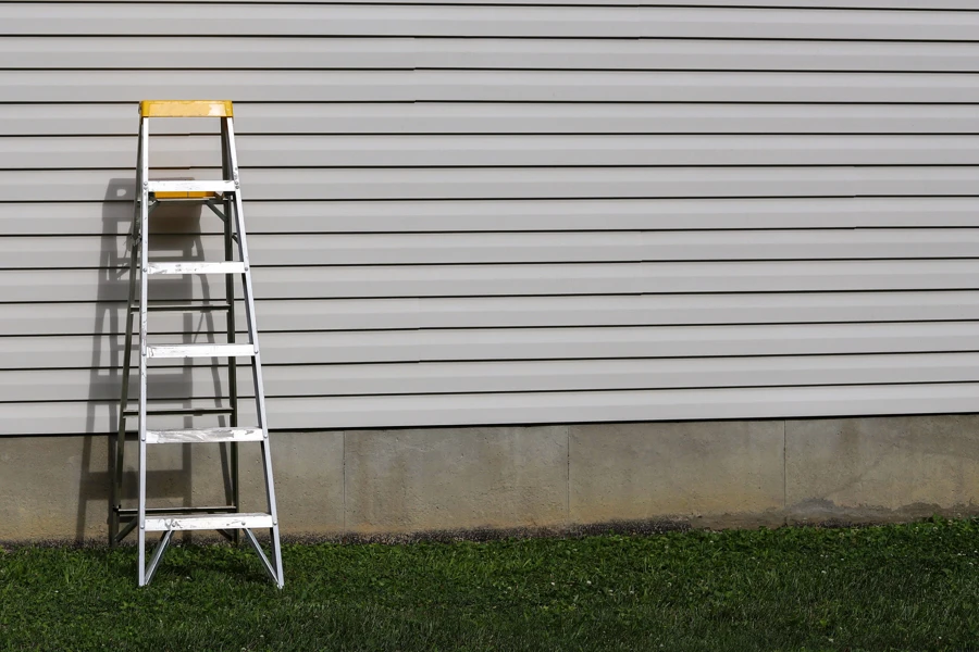 How to Replace Siding on a House in Marshfield, MO